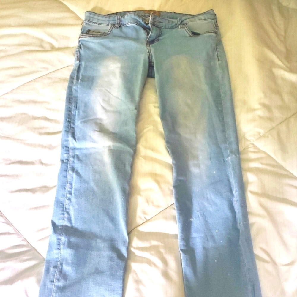 Low rise, straight leg jeans